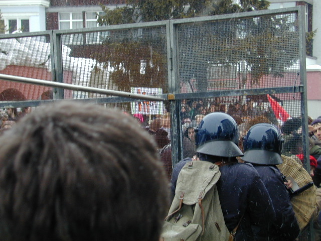 demonstrators 2: 
