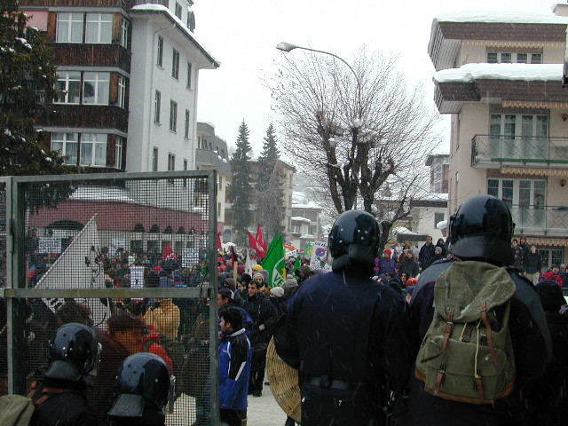 demonstrators 4: 