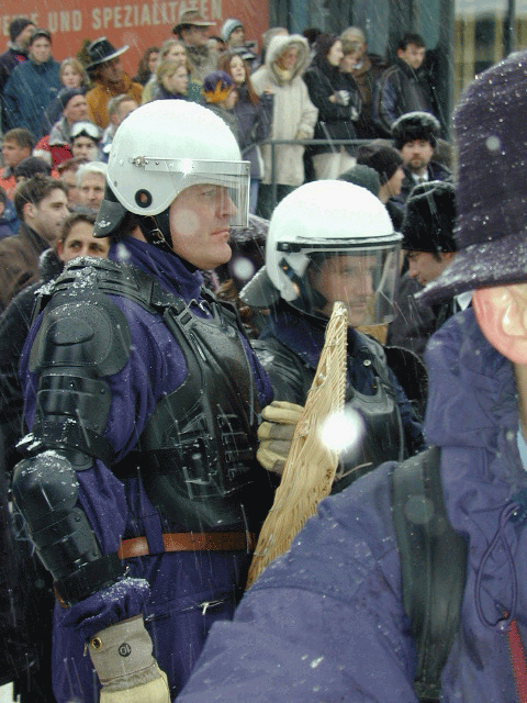 Swiss polizei ready to send protestors home: 